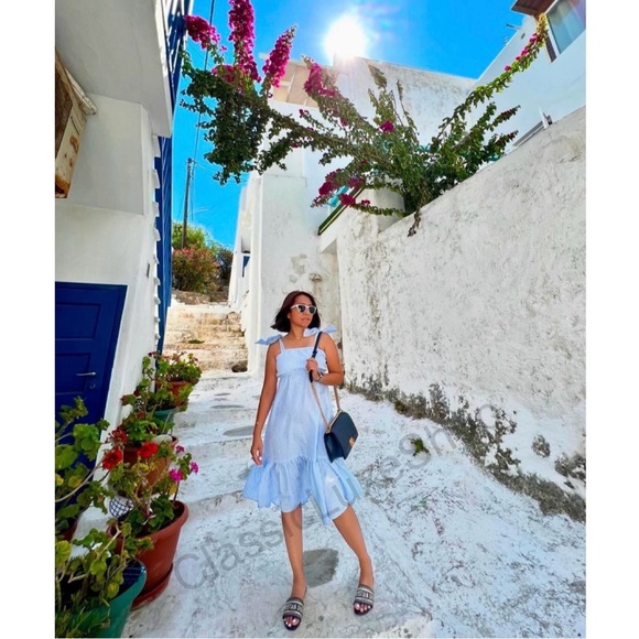 • C L O S E T  I N F O • - Picture 7 of 7